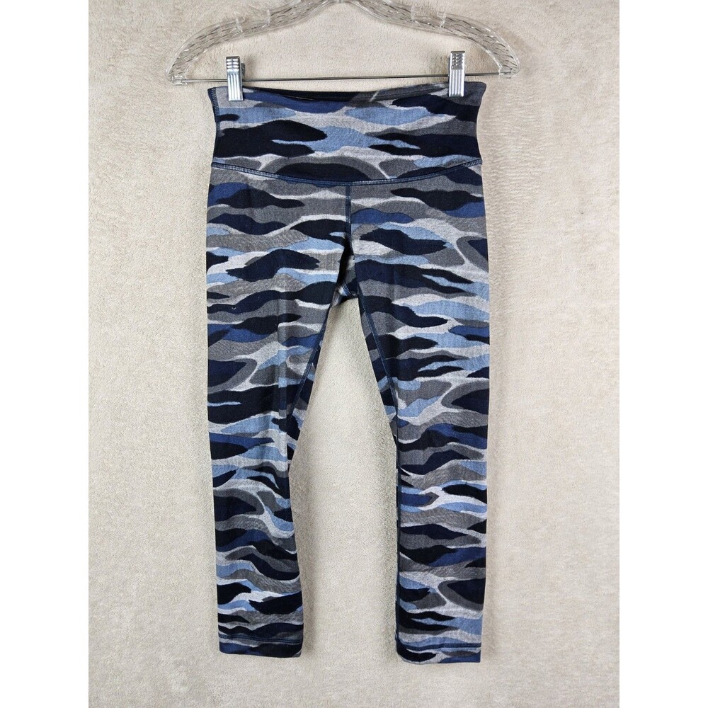 Lululemon Women’s Cropped Multicolor Athletic Leggings Size 4